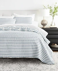 ienjoy Home Jacobean and Stripe Reversible -Pc. Lightweight Quilt Set