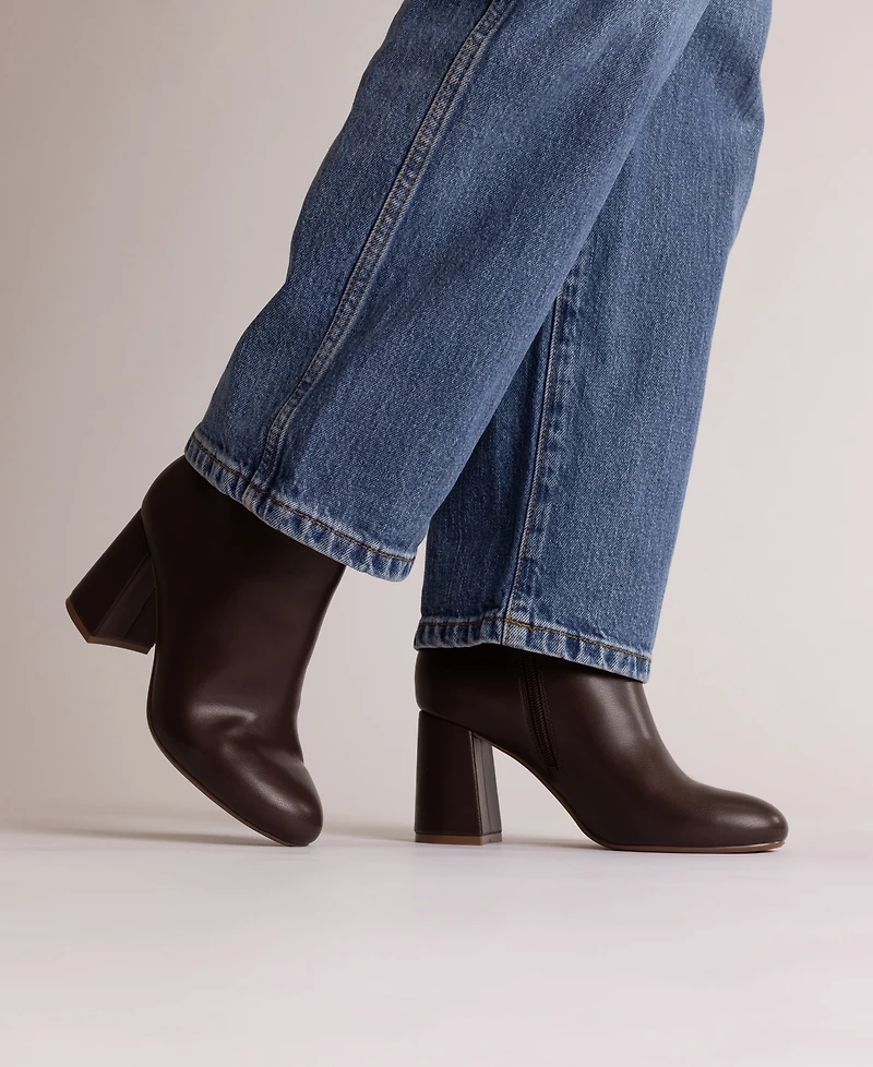 Journee Collection Women's Kit Zipper Comfort Dress Booties