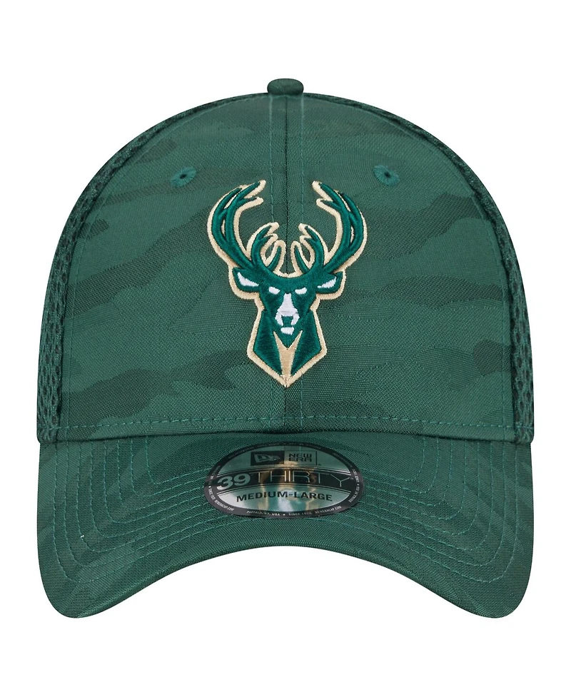 New Era Men's Hunter Green Milwaukee Bucks Subtle Camo 39THIRTY Flex Hat