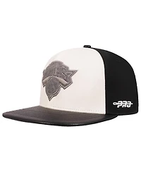 Pro Standard Men's Cream/Black New York Knicks French Terry Snapback Hat
