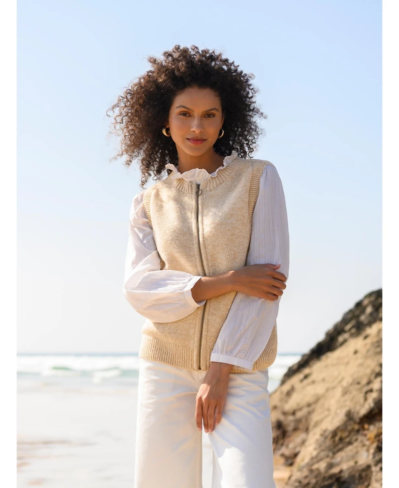 Celtic & Co. Women's Zip Through Sleeveless Cardigan