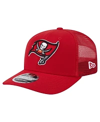 New Era Men's Red Tampa Bay Buccaneers Main Trucker 9SEVENTY Stretch Snap Hat