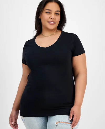 Trendy Plus Fitted V-Neck T-Shirt