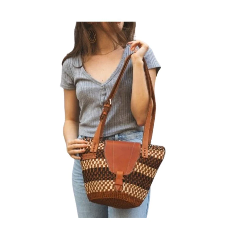 Waves on Earth Handmade Sisal Tote Bag