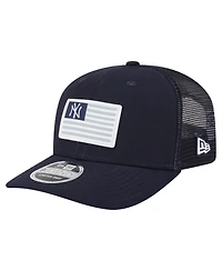 New Era Men's Navy New York Yankees Flag 9SEVENTY Stretch-Snap Hat
