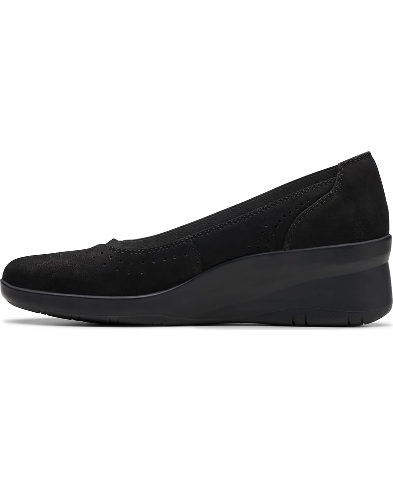Clarks Collection Women's Suttyn Kaylie Slip-On Shoes