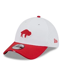 New Era Men's White/Red Buffalo Bills 2025 Nfl Training Camp Throwback Logo 39THIRTY Flex Hat