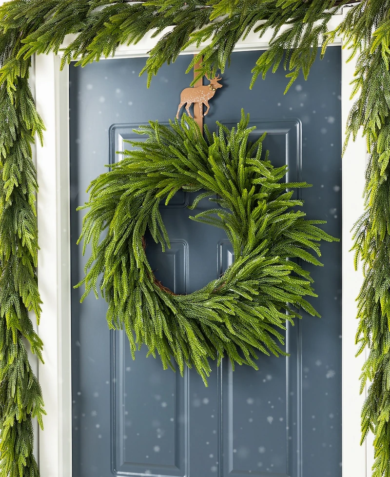 Glitzhome 28" Greenery Polyethylene Christmas Dripping Wreath