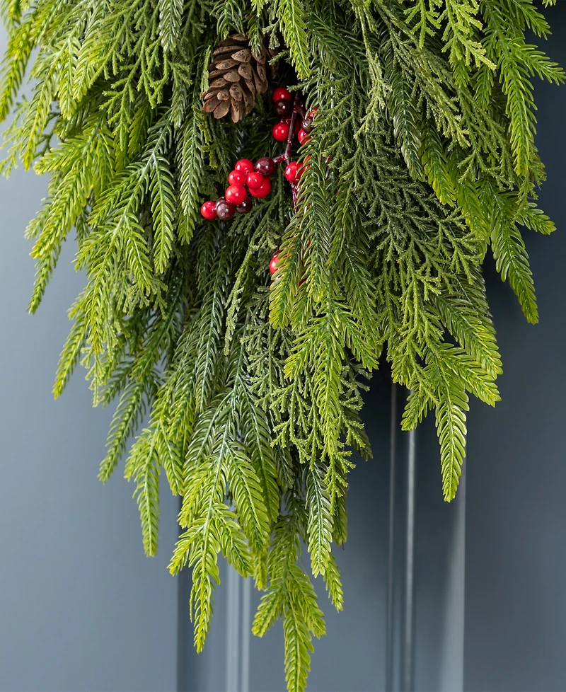 Glitzhome 31.5" Polyethylene Christmas Dripping Teardrop