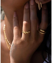 Zoe Lev Half Twist Ring