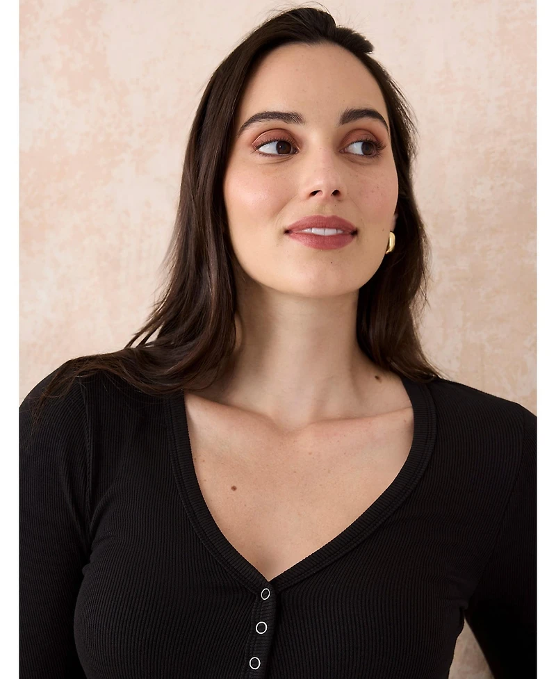 Motherhood Maternity Women's V-Neck Side-Ruched Long Sleeve Henley Tee