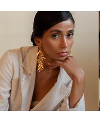 Dhwani Bansal Isaro Chandeliers (Wg)