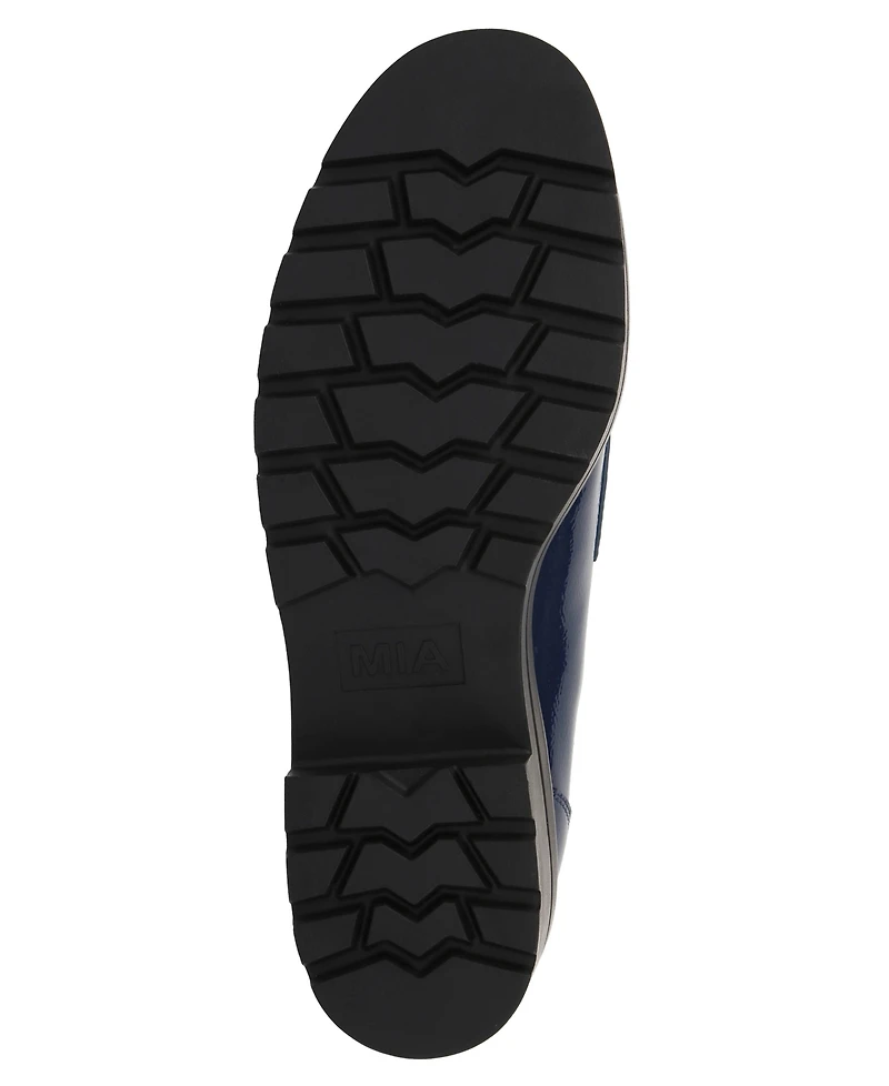 Mia Women's Yoani Round Toe Lug Sole Loafers
