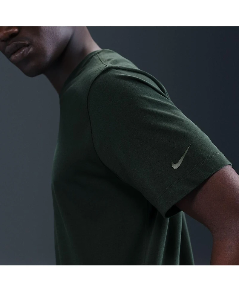 Nike Men's Green Chelsea Crest T-Shirt