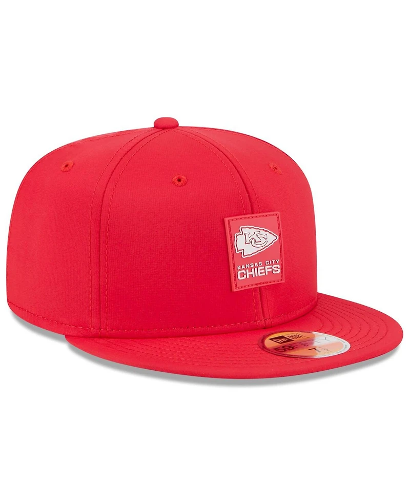 New Era Men's Red Kansas City Chiefs 2025 Sideline 59FIFTY Fitted Hat