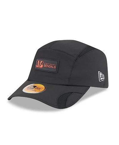 New Era Men's Black Cincinnati Bengals 2025 Sideline Runner Adjustable Hat