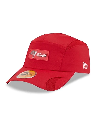 New Era Men's Red Tampa Bay Buccaneers 2025 Sideline Runner Adjustable Hat