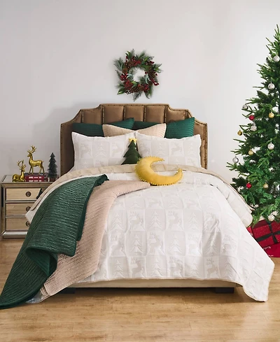 Greenland Home Fashions Reindeer Games Holiday Matelasse -Pc. Coverlet Set