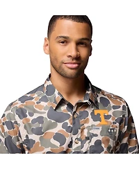 Columbia Men's Camo Tennessee Volunteers Super Slack Tide Omni-Wick Button-Up Shirt