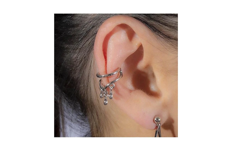 Lucy Quartermaine Tri Drop Ear Cuff in Gold Vermeil