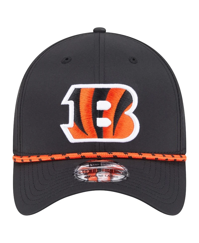 New Era Men's Black Cincinnati Bengals Perforated 39THIRTY Flex Hat