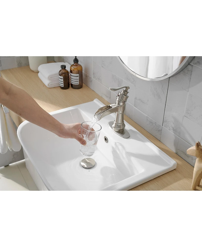 Single Hole Single-Handle Low-Arc Bathroom Faucet Matte Black