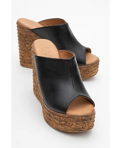 Forever & Always Shoes Nelly Leather Platform Sandal (Women)