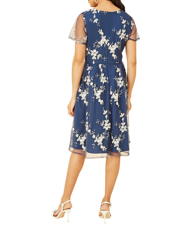 Yumi Women's Embroidered Floral Skater Dress