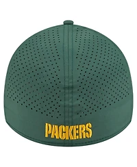 New Era Men's Green Bay Packers Perforated 39THIRTY Flex Hat