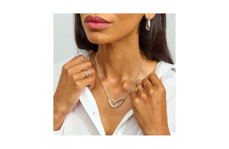 Large Linked Petal Pendant