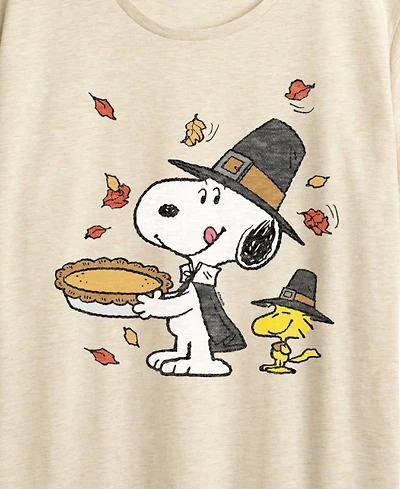 Thanksgiving Pie Snoopy and Woodstock Women's Short Sleeve Graphic T-shirts
