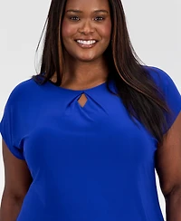 Kasper Plus Diamond-Neck Short-Sleeve Top