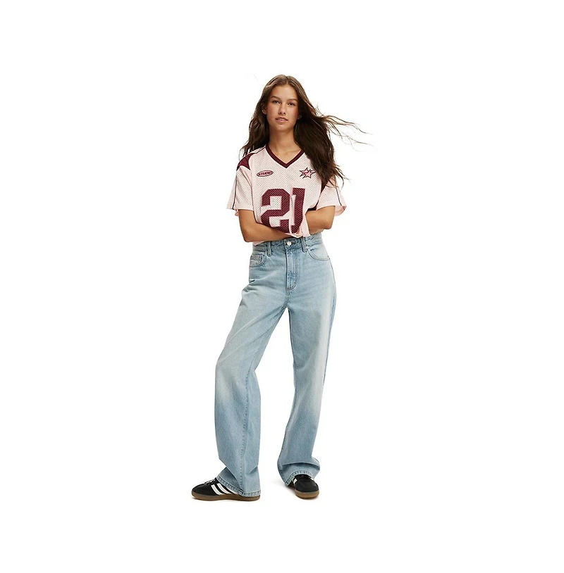 Cotton On Women's V Neck Regular Cropped Graphic Tee