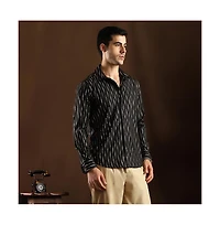 Campus Sutra Men's Metallic-Vined Shirt