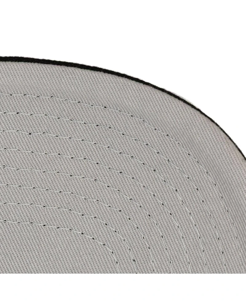 Mitchell & Ness Men's Black San Antonio Spurs Tilted Pro Pinch Adjustable Hat