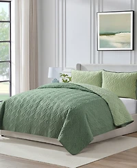 Seventh Studio Seashell Reversible 3-Piece Quilt Set, King