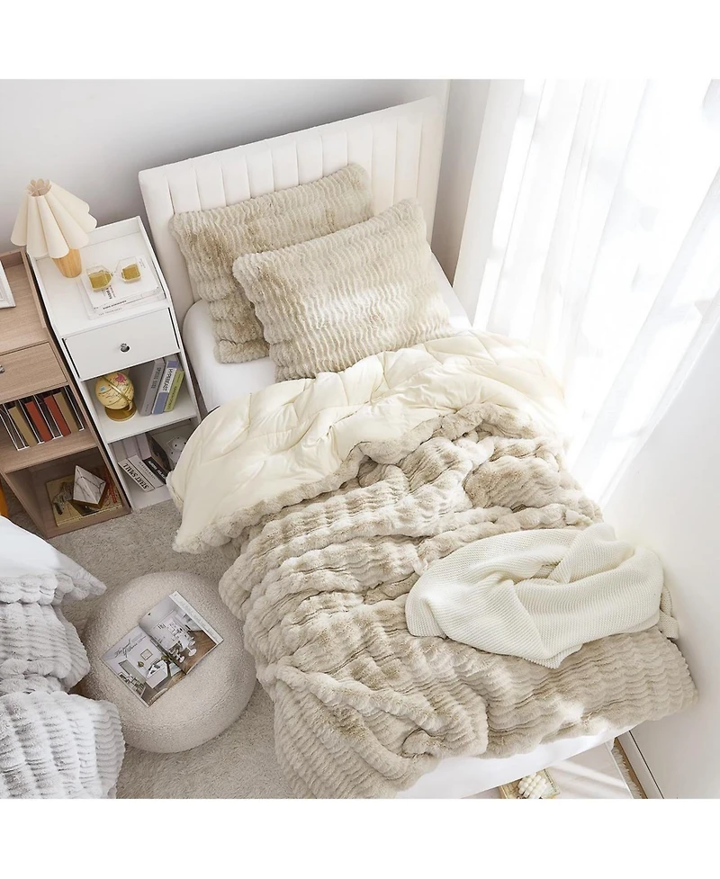 Coma Inducer Chunky Bunny Peak of Cozy Oversized Comforter