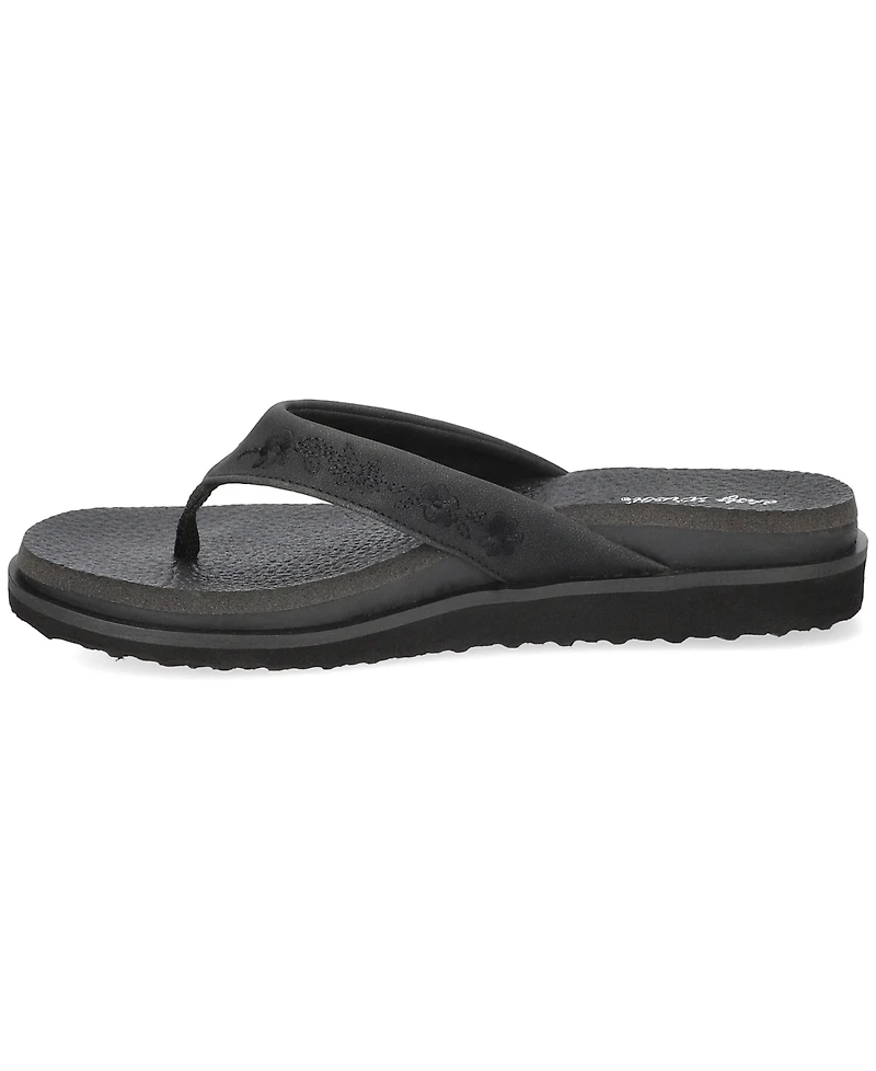 Easy Street Women's Wanderlust Thong Sandals