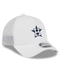 New Era Men's White Houston Astros 2026 Batting Practice Apex 9FORTY Adjustable Trucker Hat