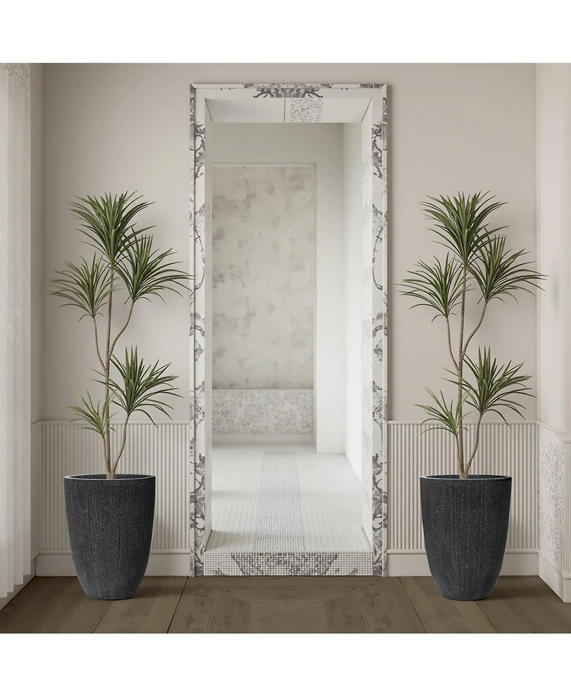 LuxenHome 2-Piece Tall Tapered Round Plastic Planters Set