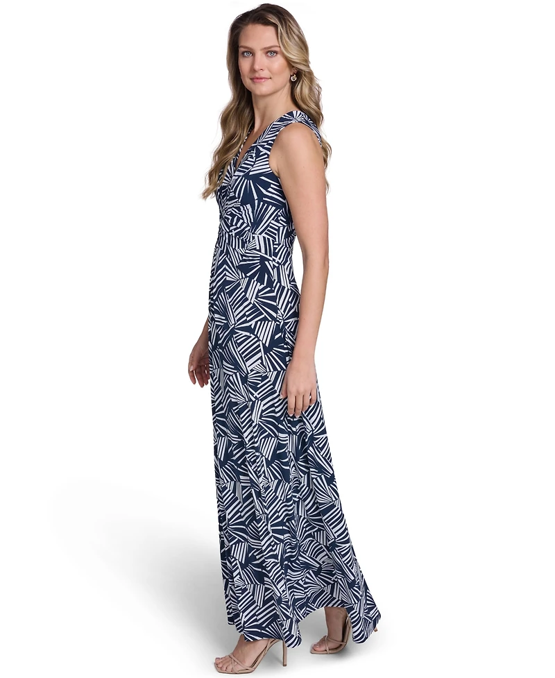 Jessica Howard Petite Sleeveless V-Neck Maxi Dress
