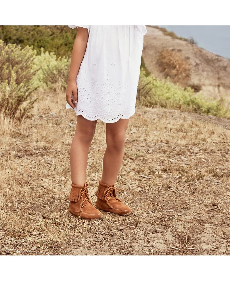 Minnetonka Little Girls Kids' Suede Tramper Lace Up Boots