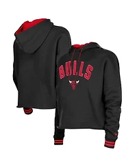 New Era Women's Black Chicago Bulls Boxy Raw Edge Pullover Hoodie