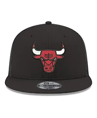 New Era Men's Black Chicago Bulls Core Logo Meshback 9FIFTY Snapback Hat