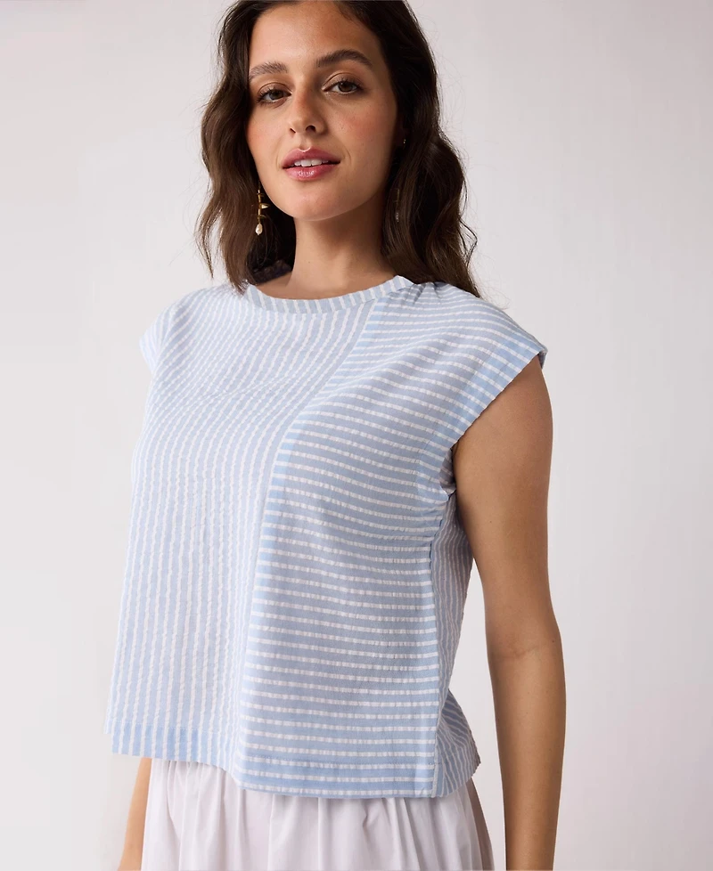 Reistor Women's Button-Back Crew Neck Top