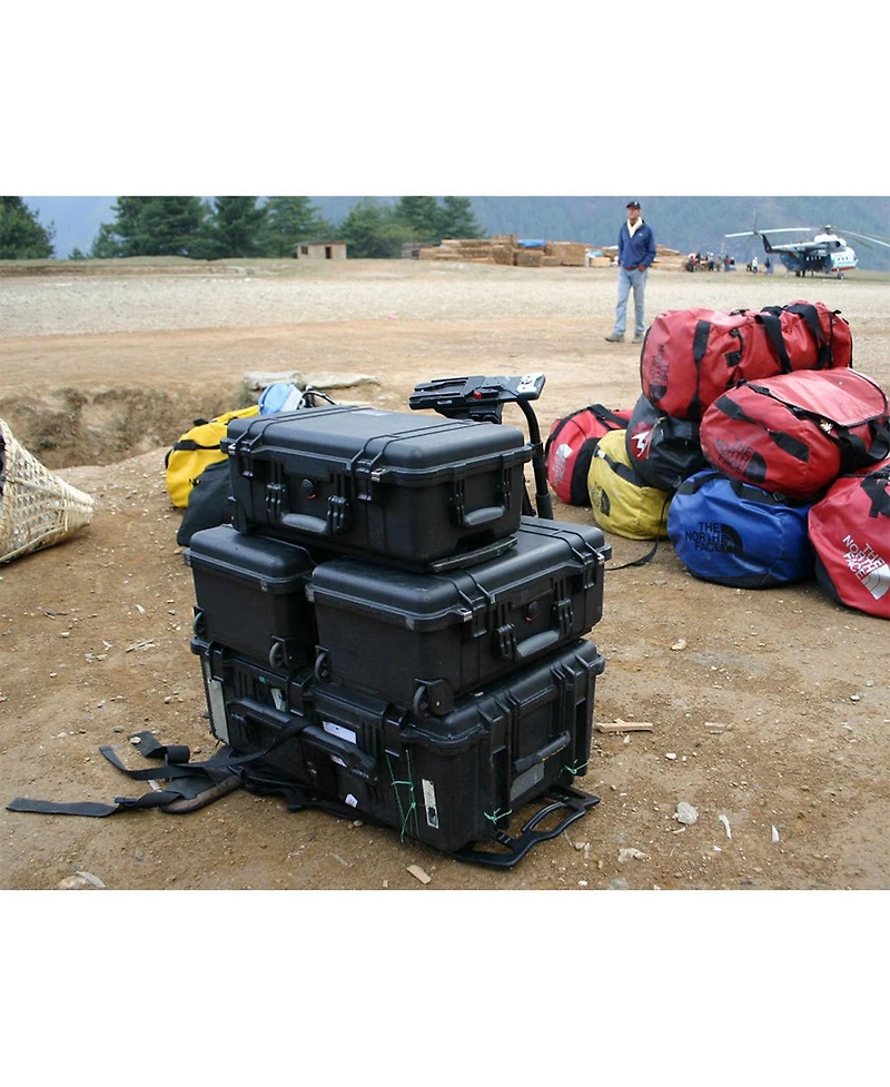 Pelican 1560SC Protector Watertight Wheeled Studio Case with Dividers