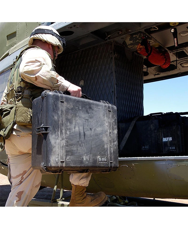 Pelican 1600 Watertight Hard Case with Dividers