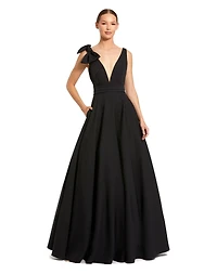 Mac Duggal Women's Petite Crepe Sleeveless Plunge Neck Ballgown With Bow