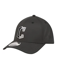 New Era Men's Black Cleveland Guardians Metallic 39THIRTY M-Crown Flex Hat
