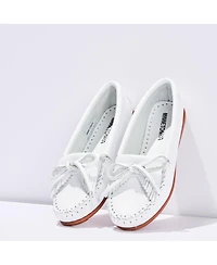 Minnetonka Women's Kilty Leather Moccasins